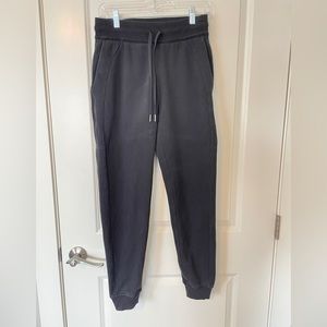 Lululemon Scuba Jogger Size 6